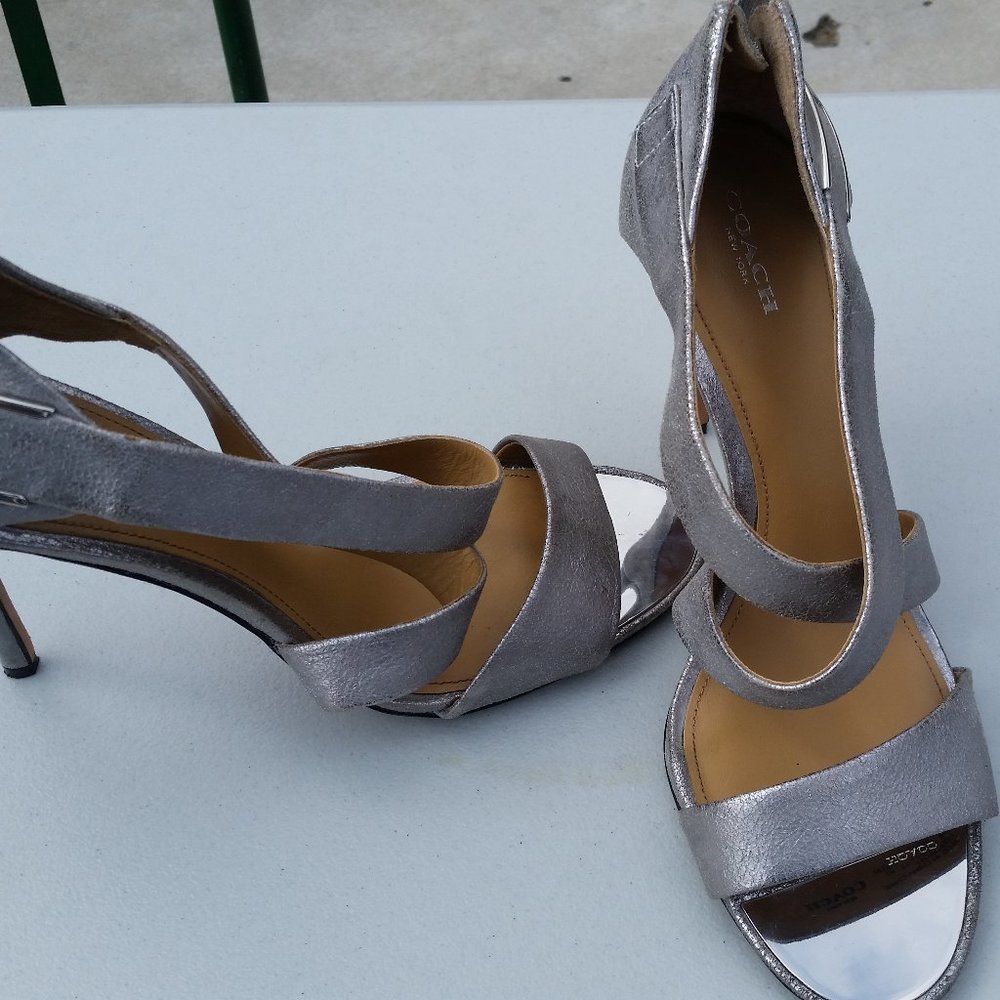 COACH New York Silver Pumps (Halsey A4834, 11B)